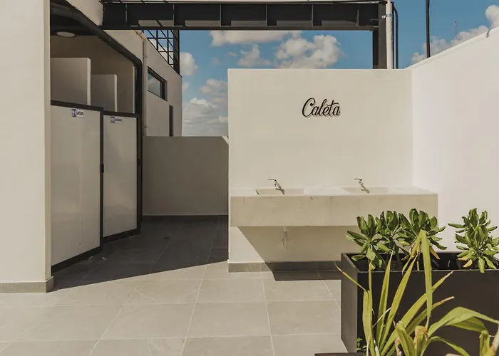 Caleta Hostel Rooftop & Pool Cancún